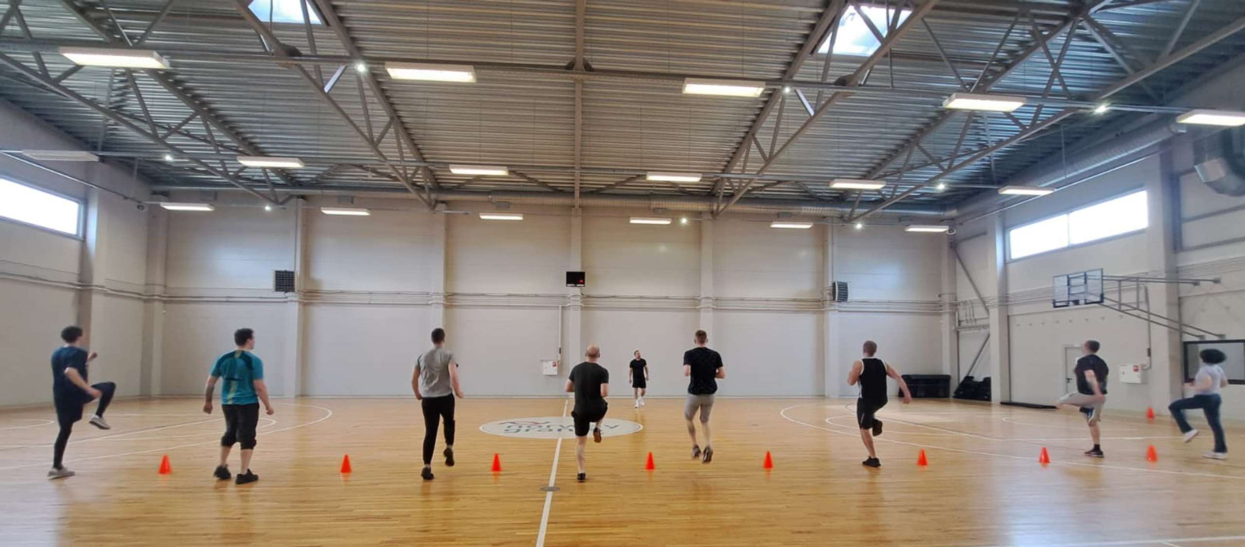 CrossFit treniņš. Kopīga sporta diena.